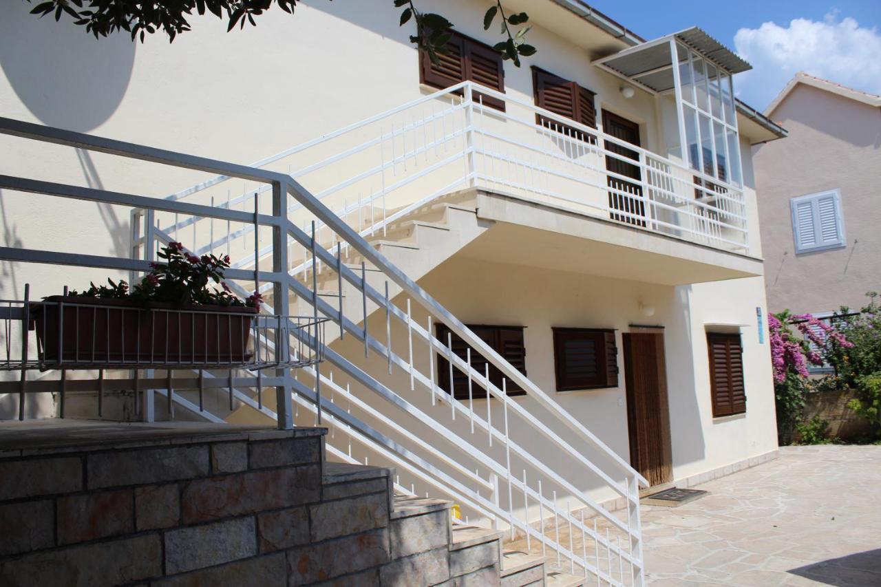 Apartment Antica Supetar Exterior foto